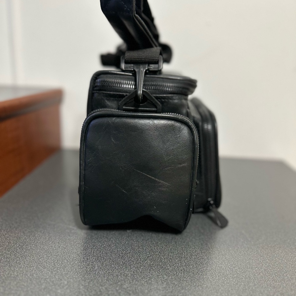 Ambico Signature Series Padded Camera Gear Camcorder Bag VHS-C/8mm (V-4465) - Picture 8 of 10